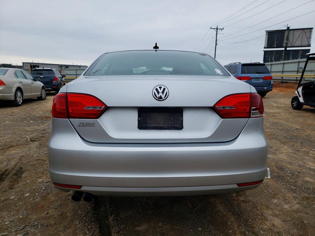 2012 VOLKSWAGEN JETTA SE photo 6