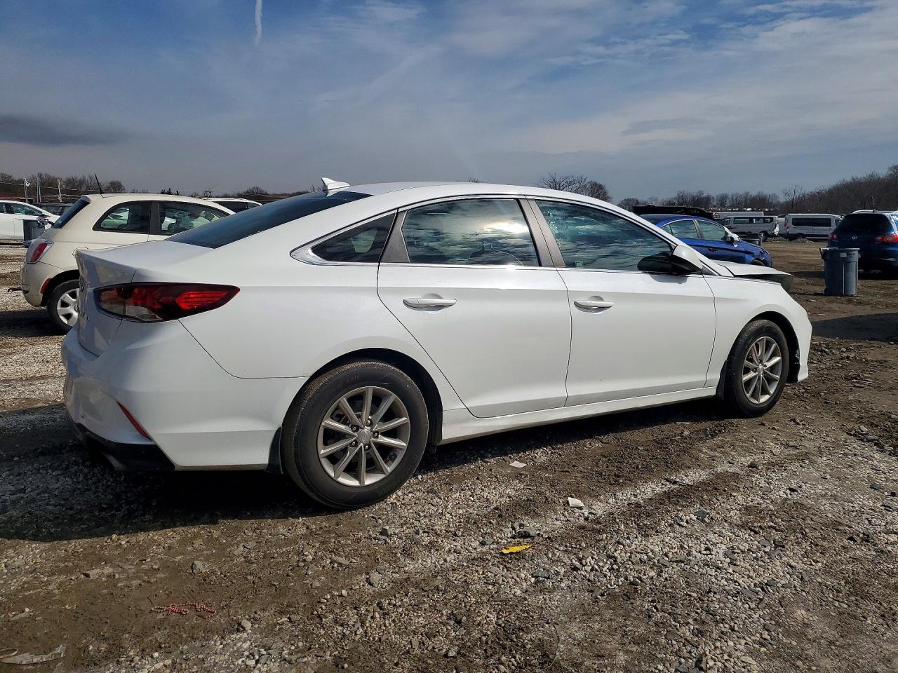 2018 HYUNDAI SONATA SE photo 5