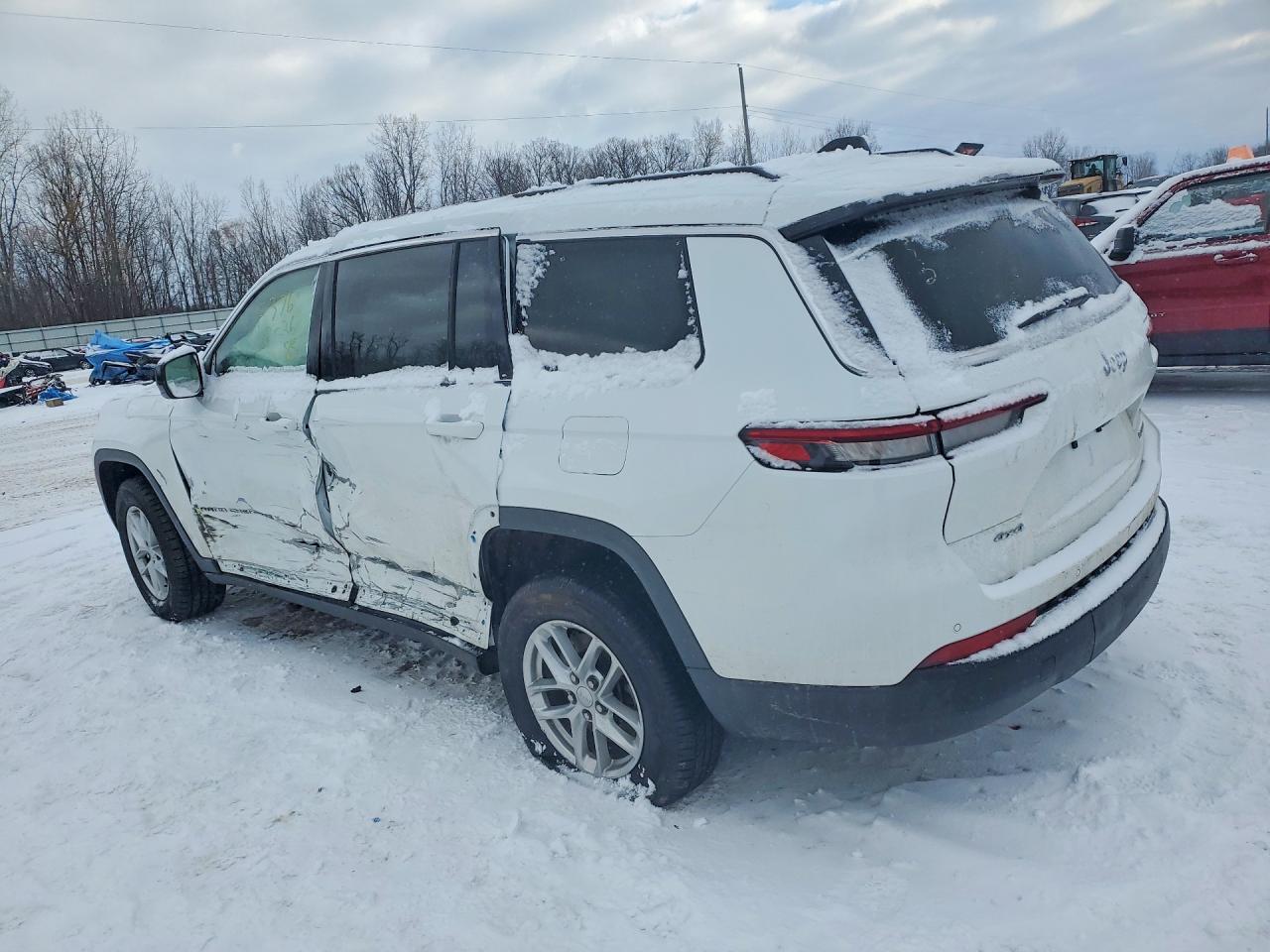 2023 JEEP GRAND CHEROKEE L LAREDO photo 3
