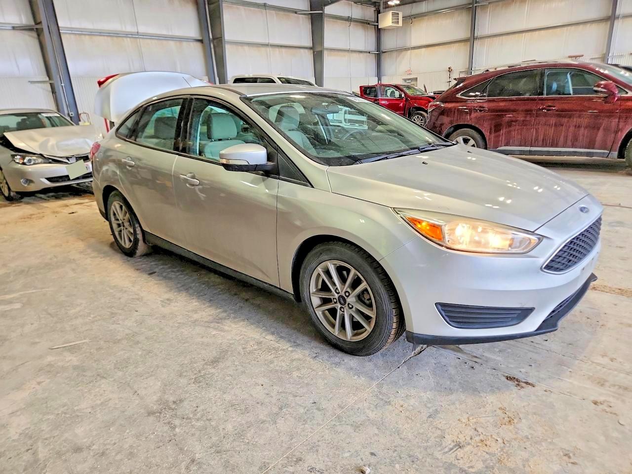 2017 FORD FOCUS SE photo 7