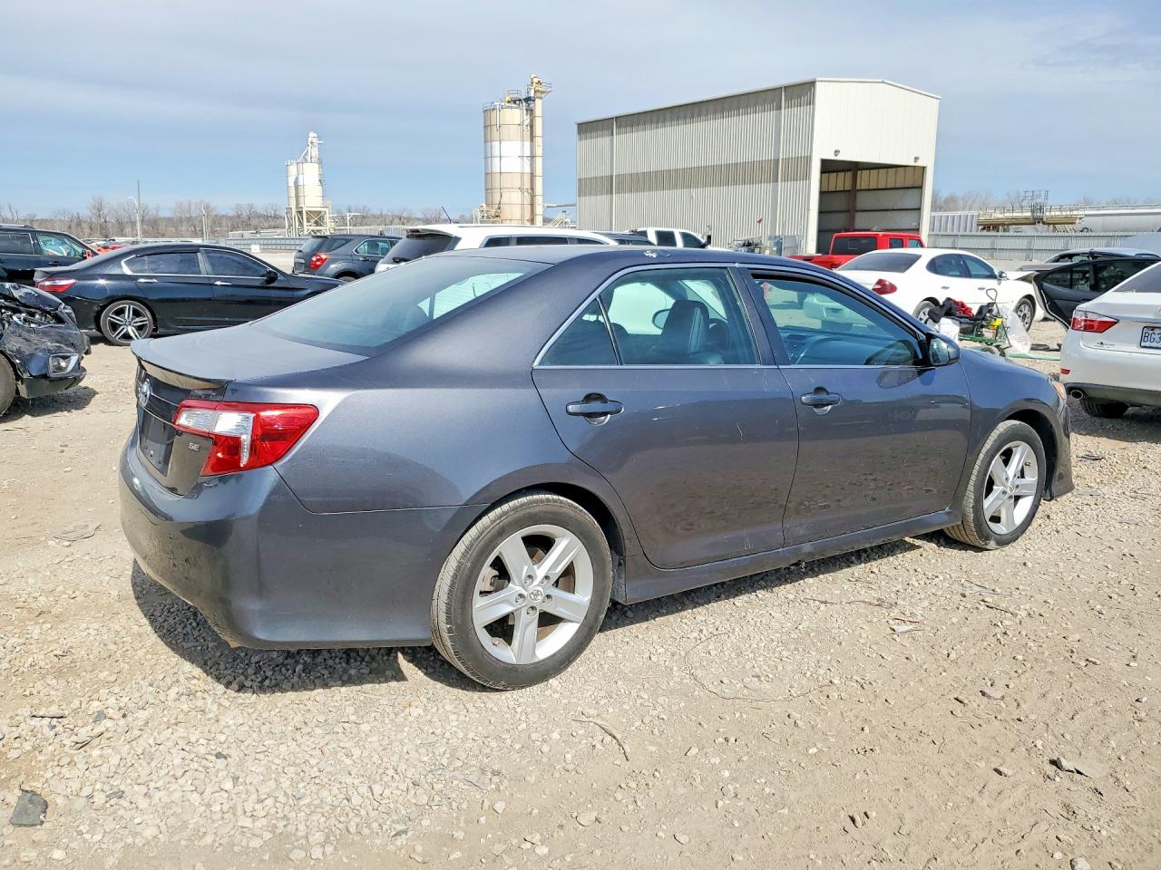 2013 TOYOTA CAMRY L photo 5
