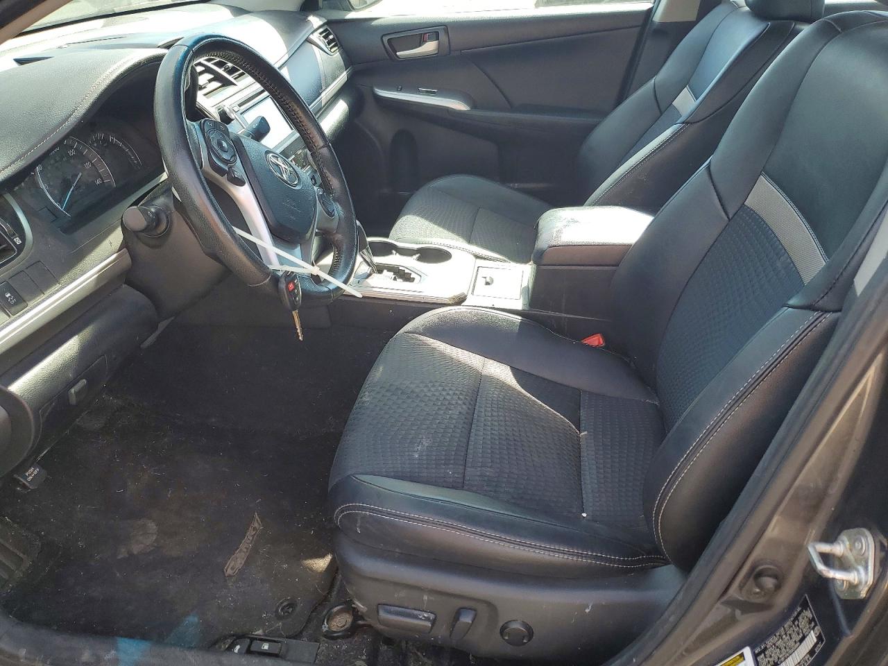 2013 TOYOTA CAMRY L photo 13