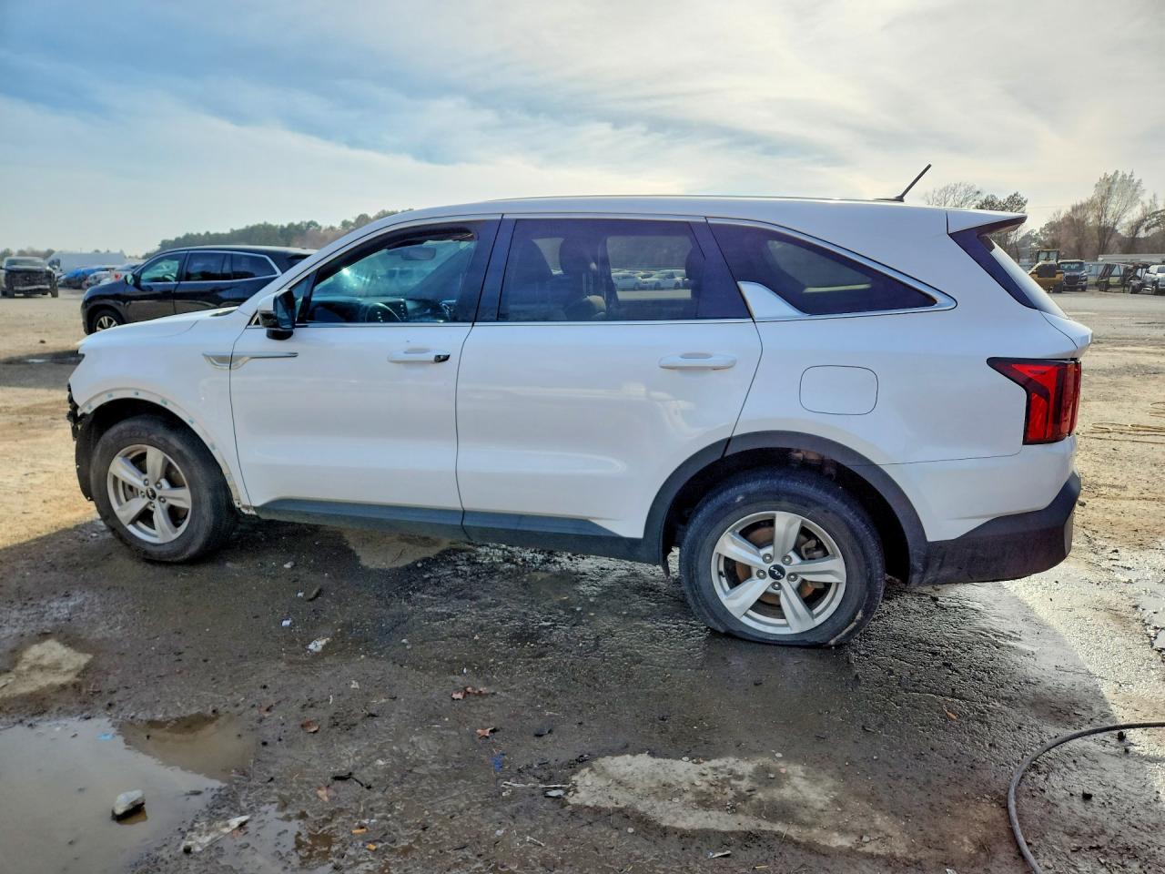 2022 KIA SORENTO LX photo 3