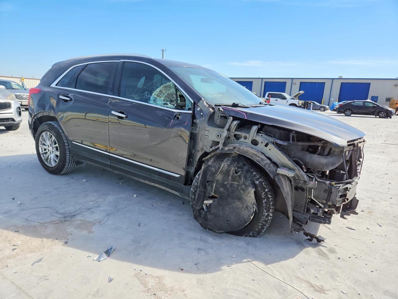 2017 CADILLAC XT5 photo 7