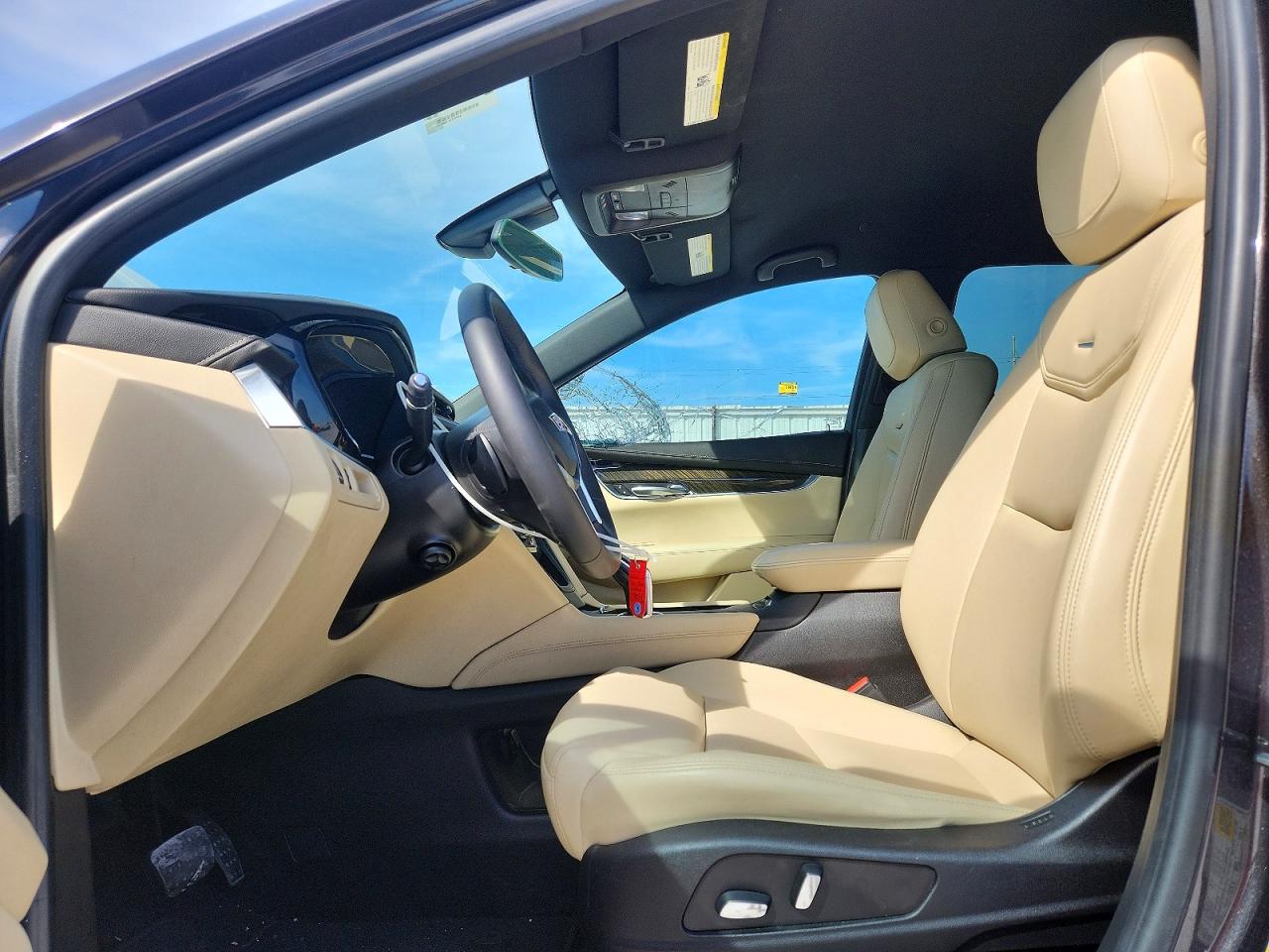 2017 CADILLAC XT5 photo 13