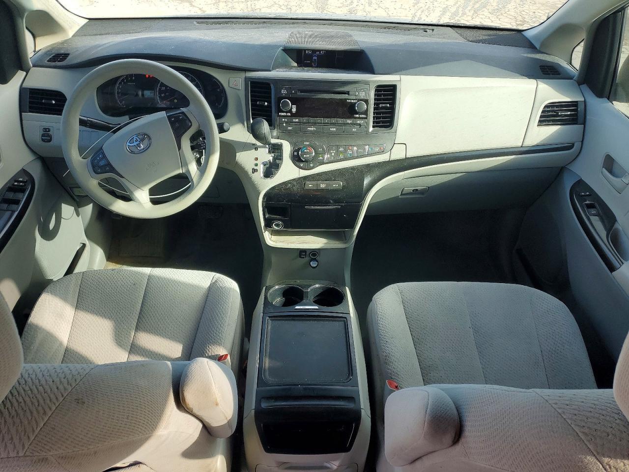 2013 TOYOTA SIENNA LE 8-PASSENGER photo 15