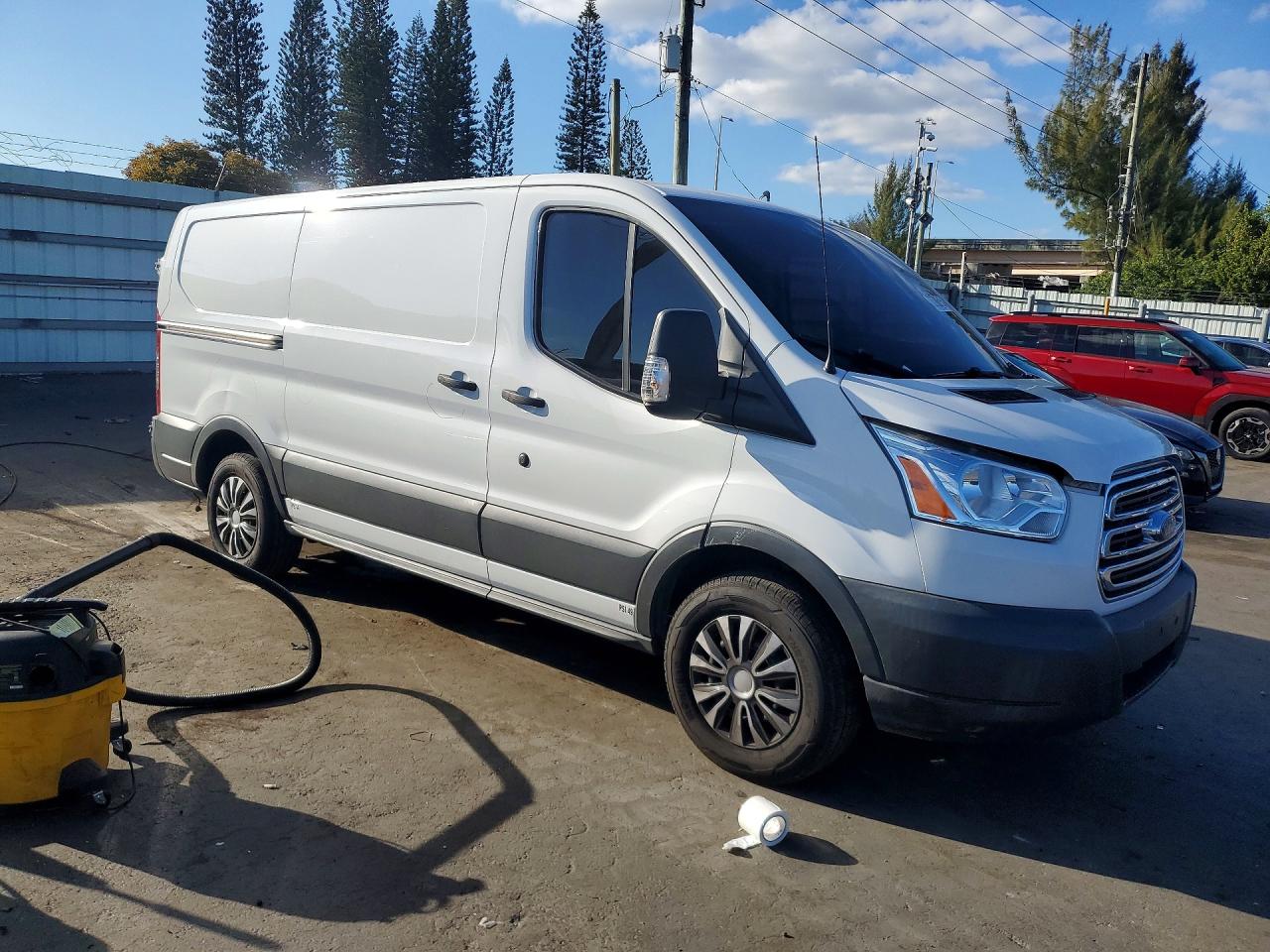 2018 FORD TRANSIT T-150 photo 4