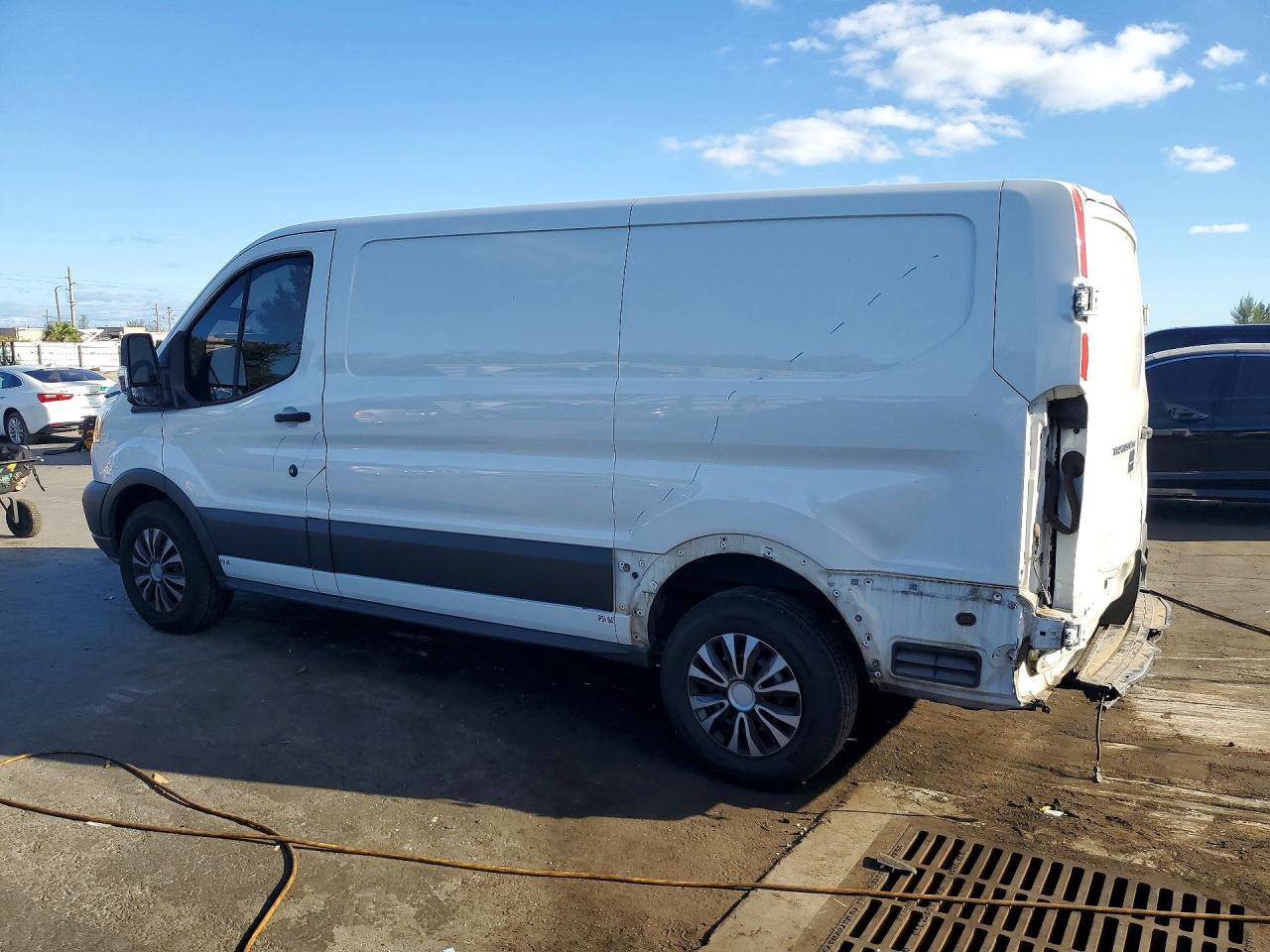 2018 FORD TRANSIT T-150 photo 2