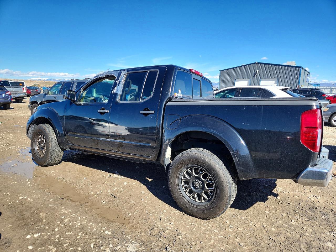 2018 NISSAN FRONTIER SV photo 2