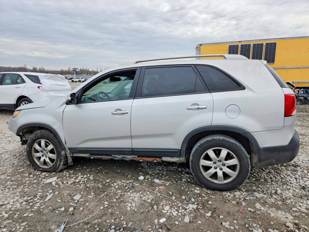 2013 KIA SORENTO LX photo 2
