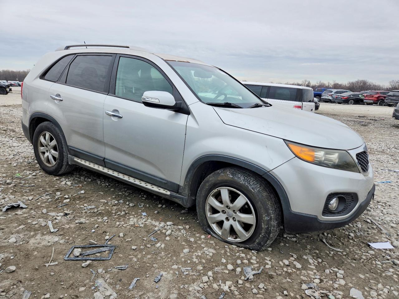 2013 KIA SORENTO LX photo 4