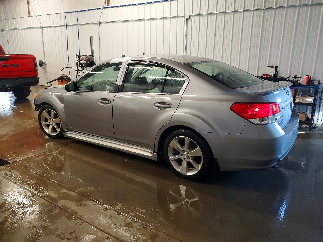 2010 SUBARU LEGACY 2.5I LIMITED photo 2