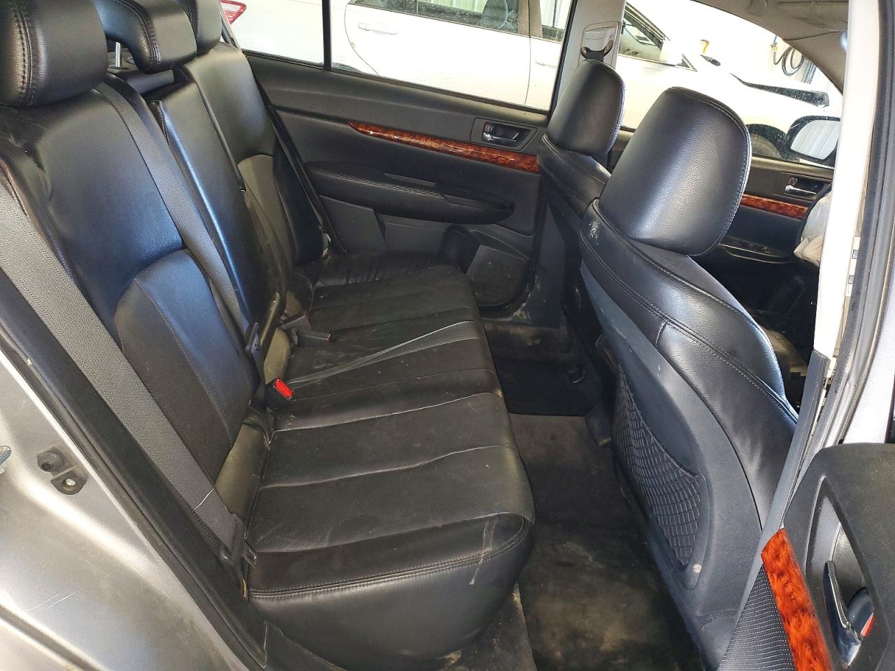2010 SUBARU LEGACY 2.5I LIMITED photo 10
