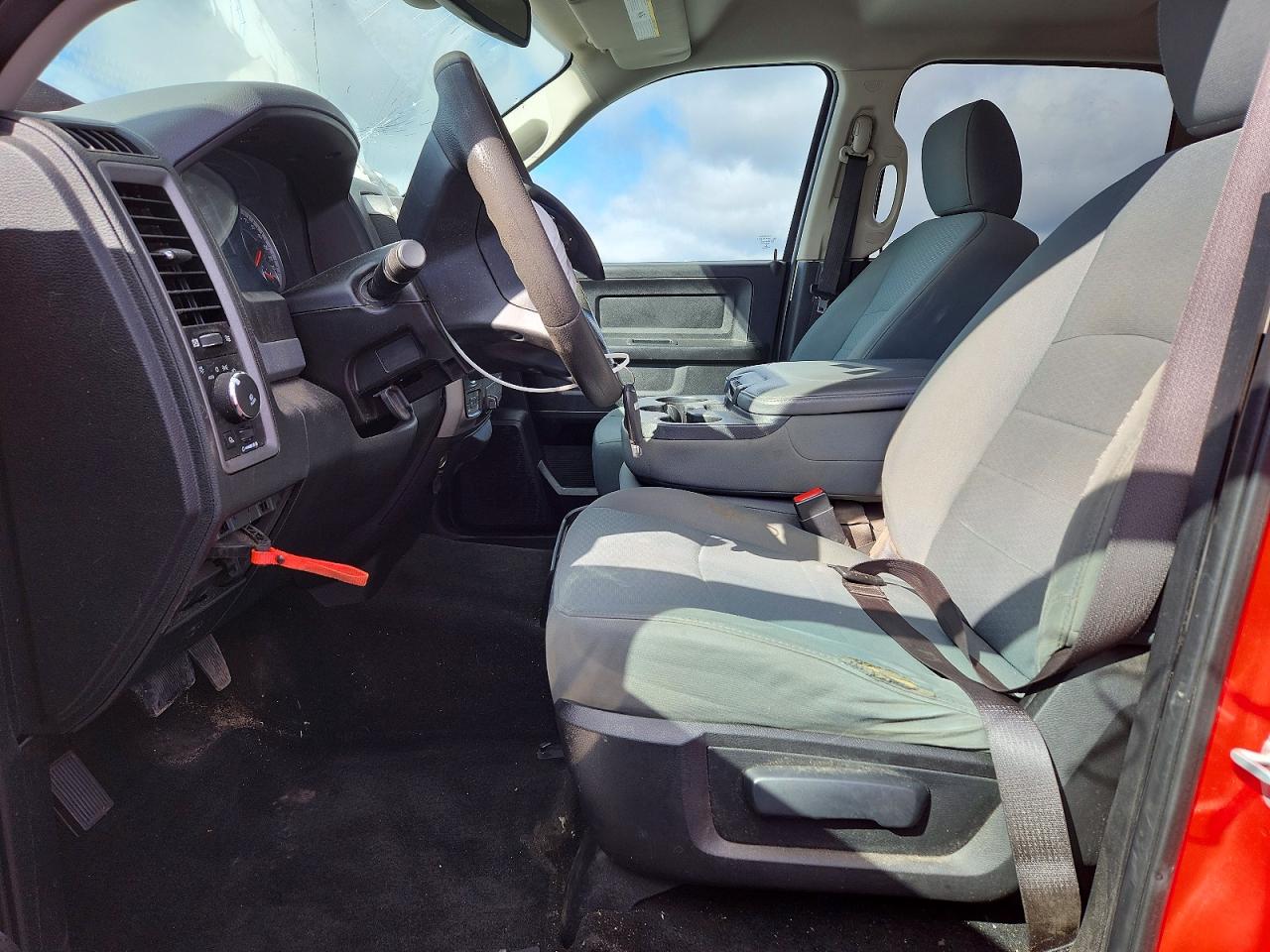2016 RAM 1500 ST photo 7