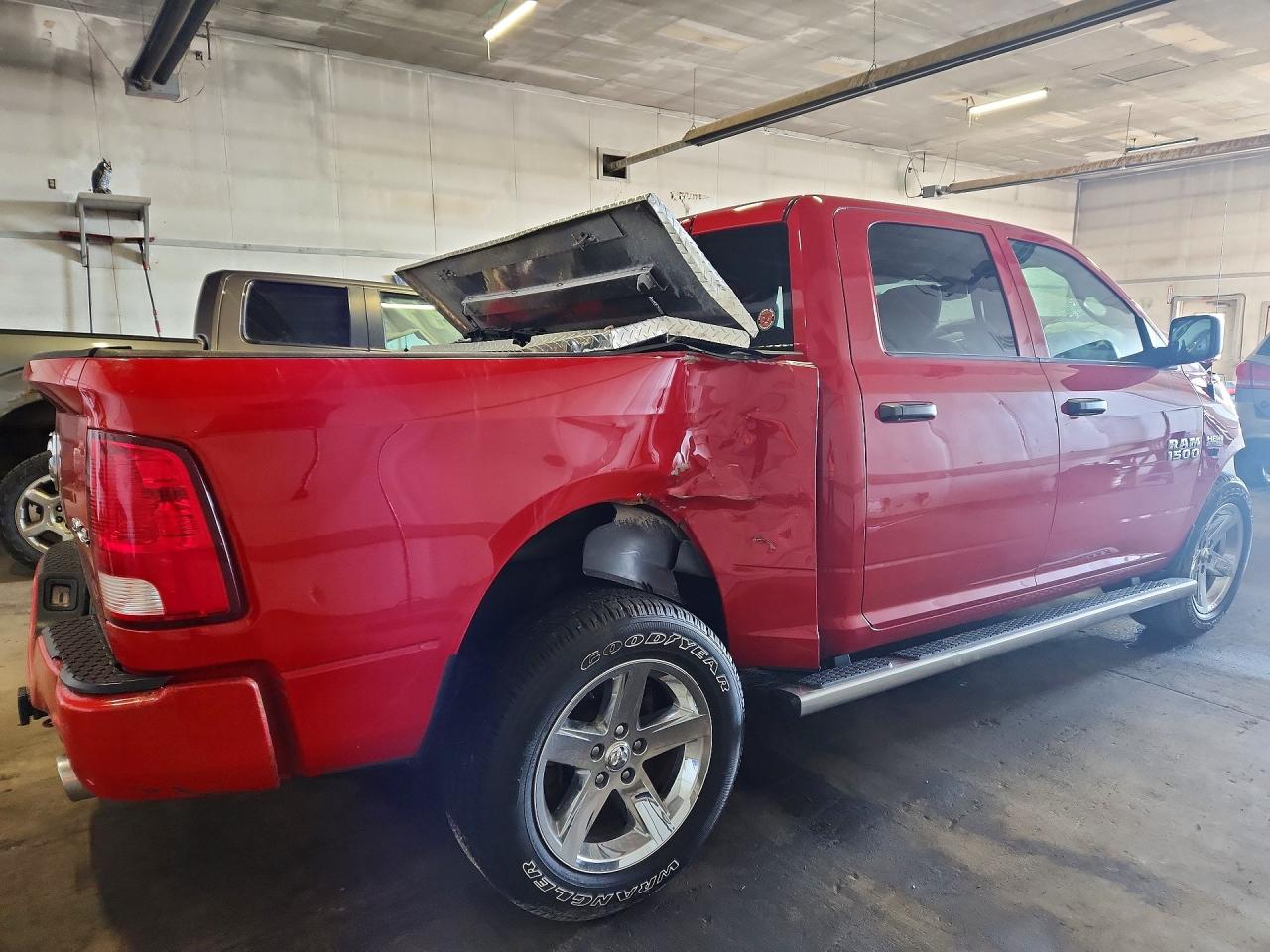 2016 RAM 1500 ST photo 3