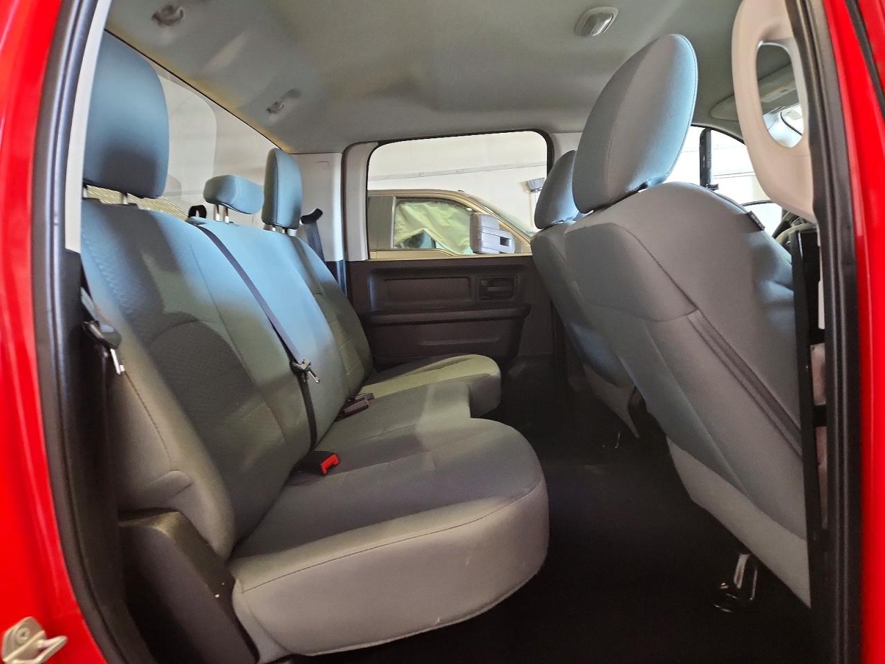 2016 RAM 1500 ST photo 10