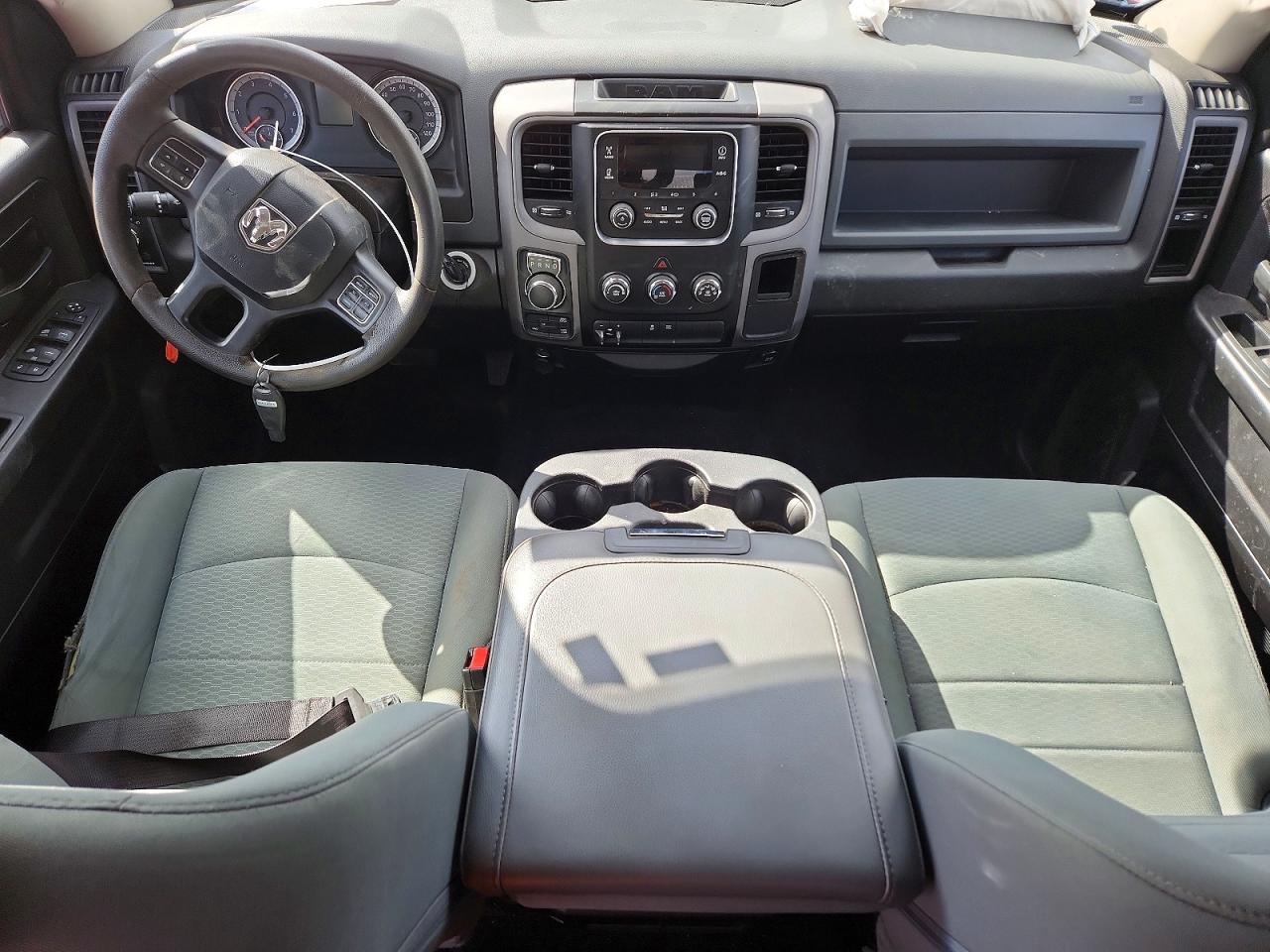 2016 RAM 1500 ST photo 8