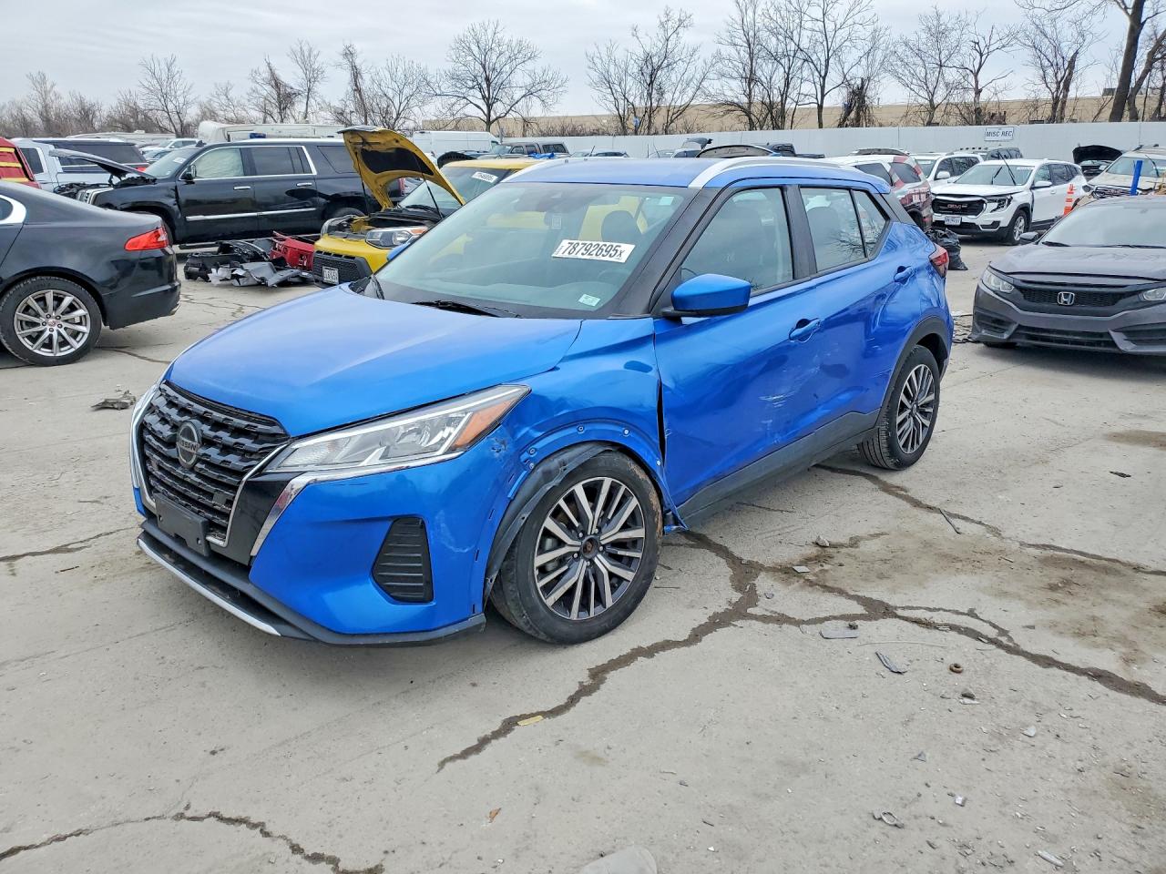 2021 NISSAN KICKS
