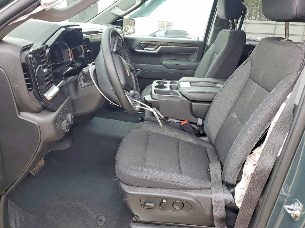 2025 CHEVROLET SILVERADO K1500 LT photo 13