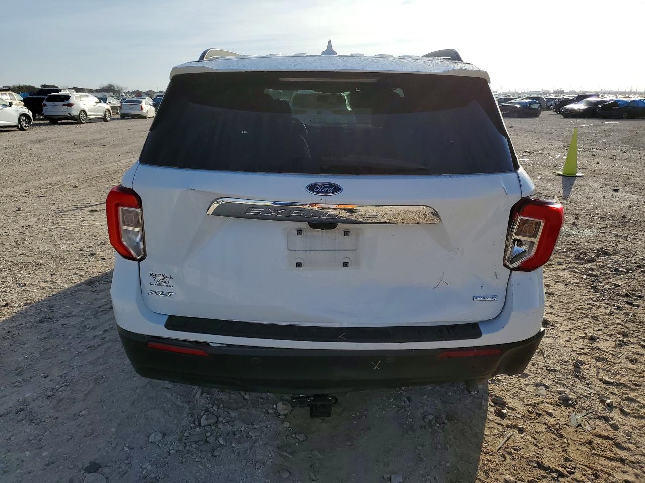 2020 FORD EXPLORER XLT photo 16