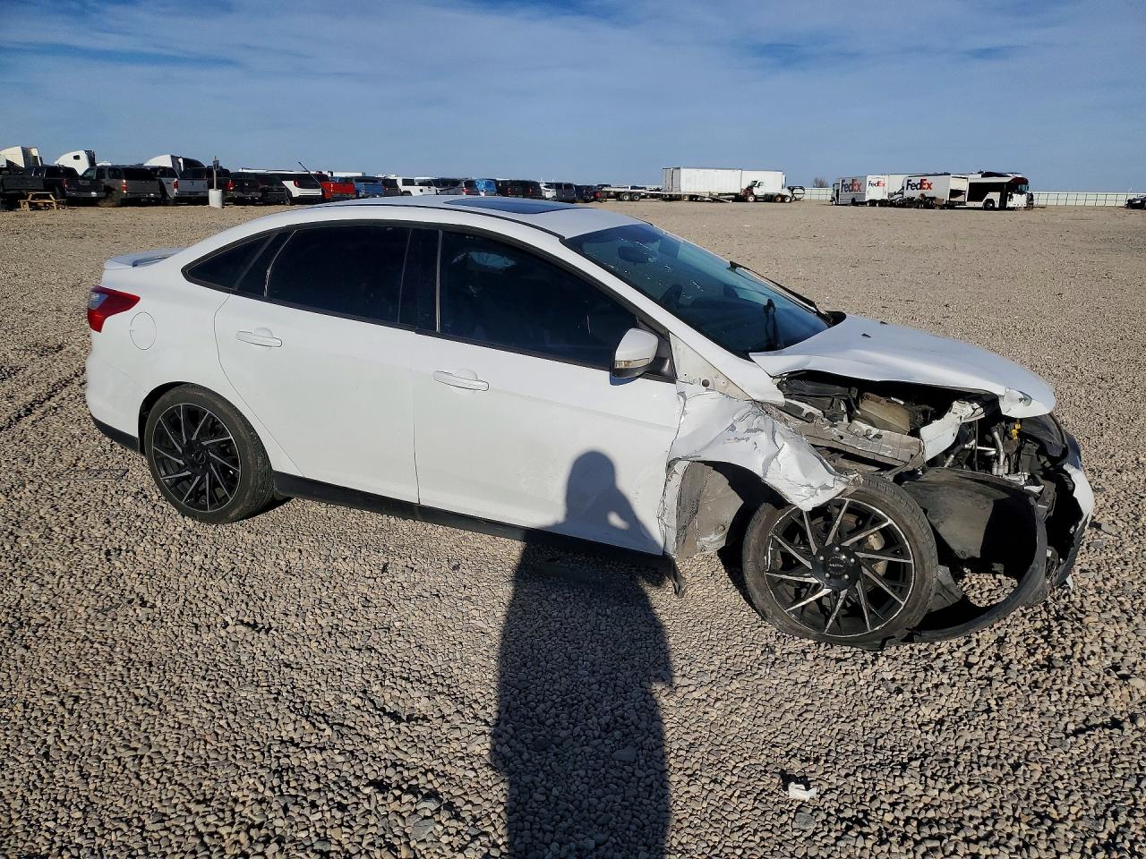 2014 FORD FOCUS SE photo 4