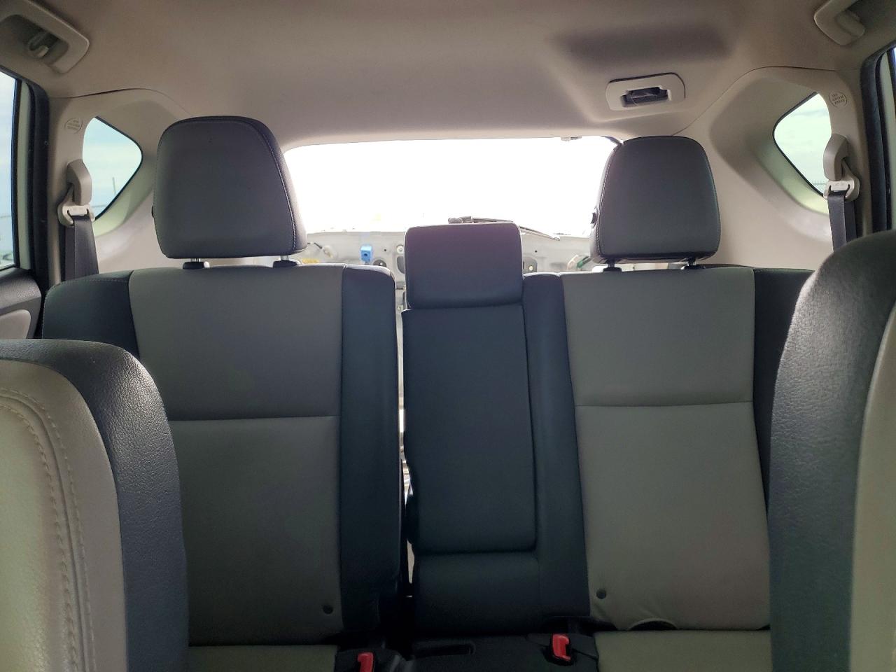 2015 TOYOTA RAV4 LIMITED photo 19