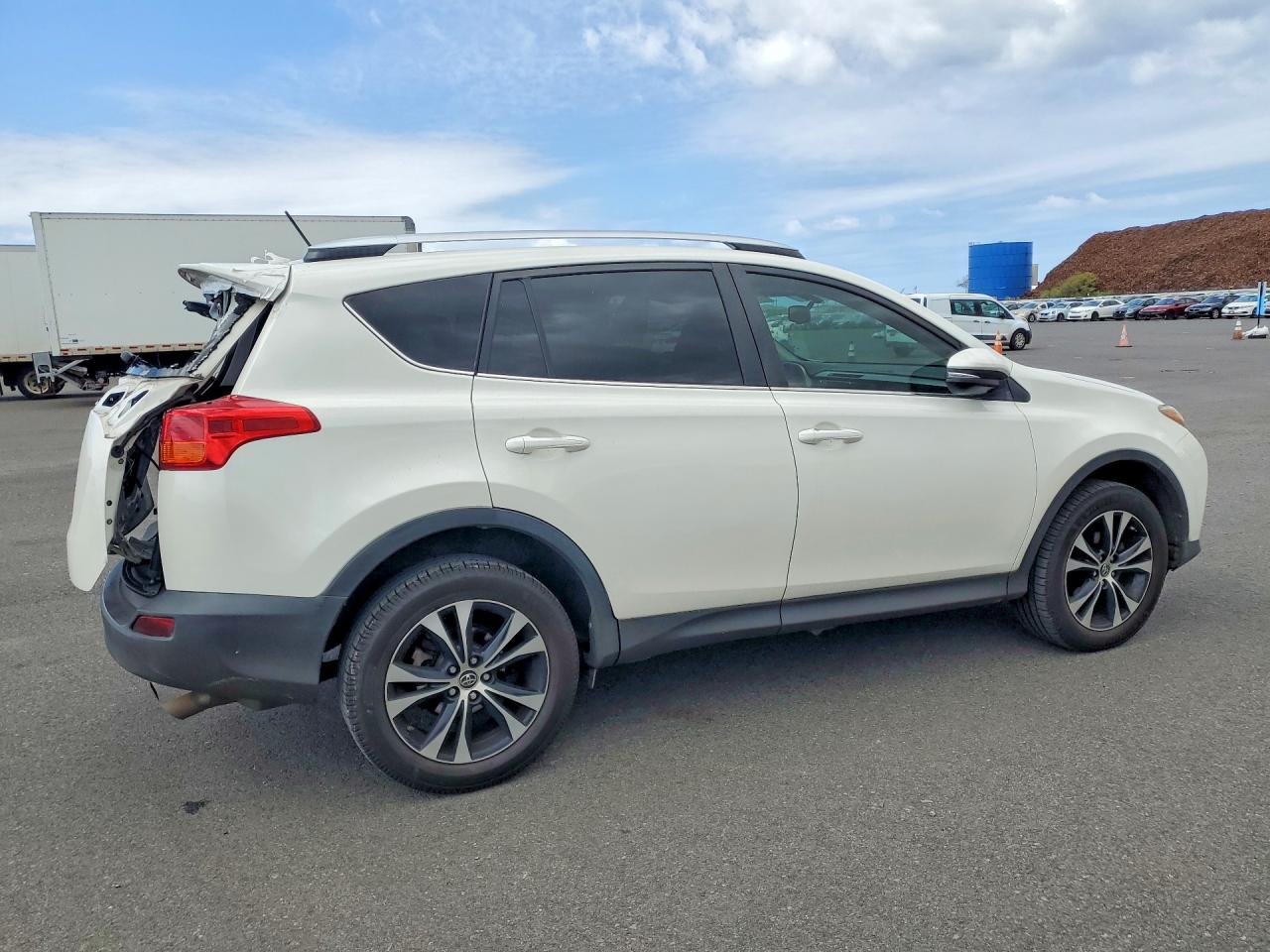 2015 TOYOTA RAV4 LIMITED photo 5