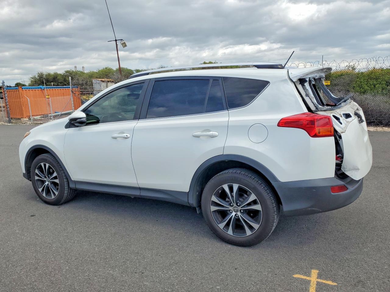 2015 TOYOTA RAV4 LIMITED photo 3