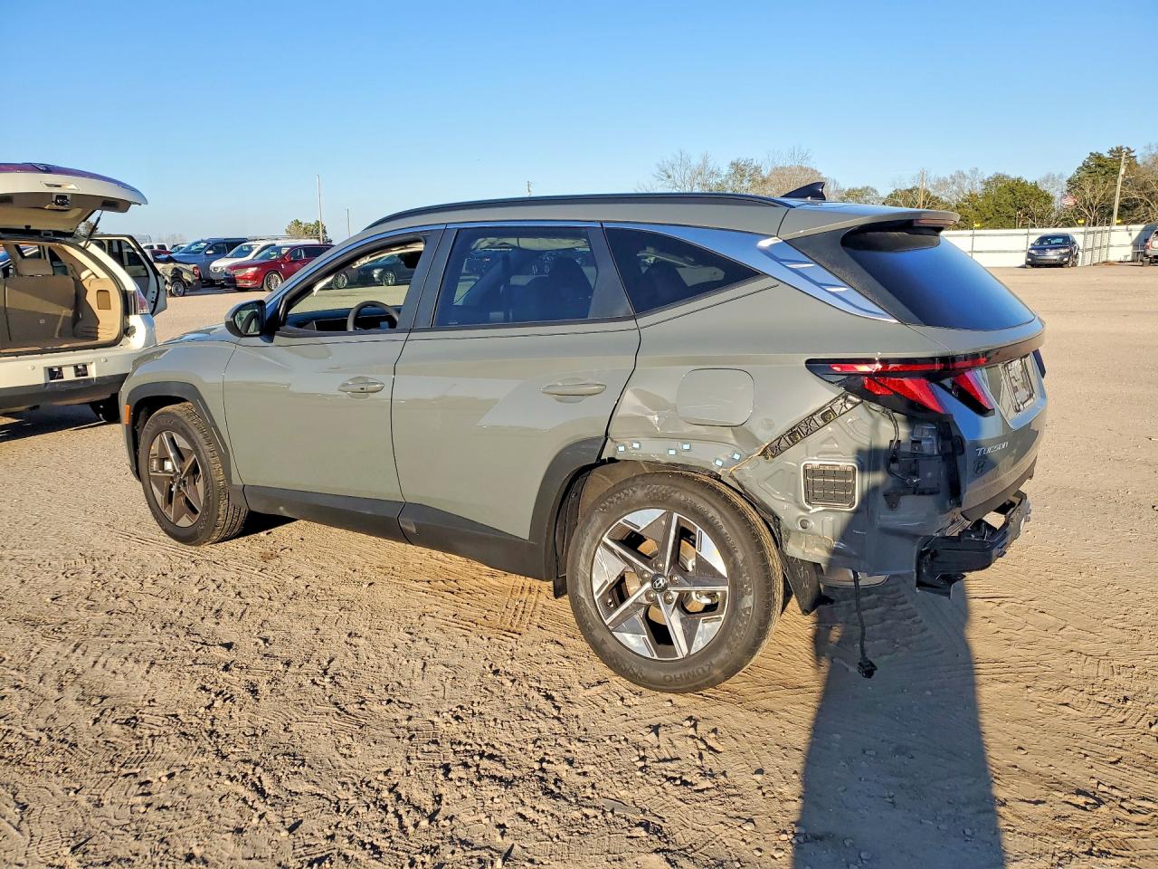 2026 HYUNDAI TUCSON SEL photo 2