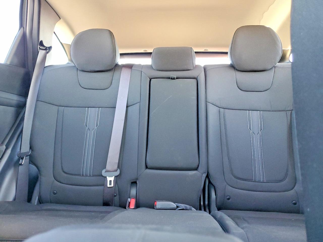 2026 HYUNDAI TUCSON SEL photo 10