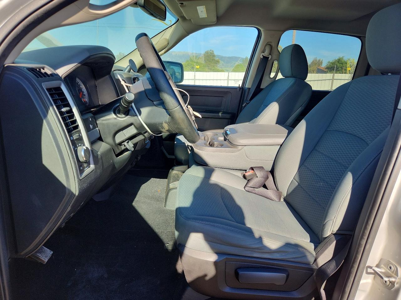 2015 RAM 1500 ST photo 7