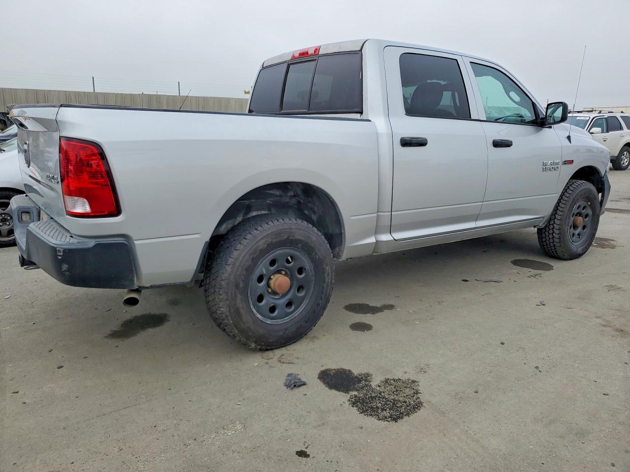 2015 RAM 1500 ST photo 3