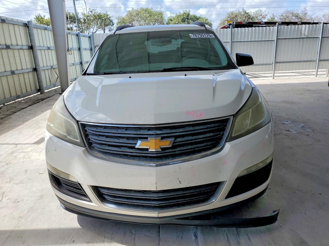 2014 CHEVROLET TRAVERSE LS photo 5