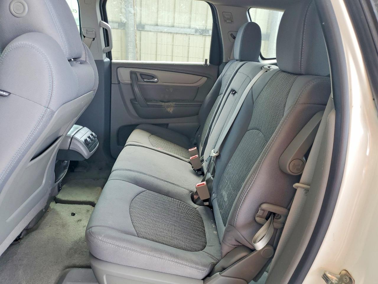2014 CHEVROLET TRAVERSE LS photo 11