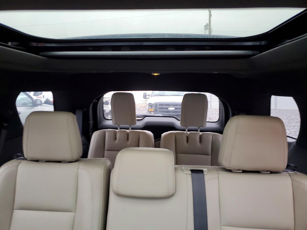 2015 FORD EXPLORER XLT photo 19