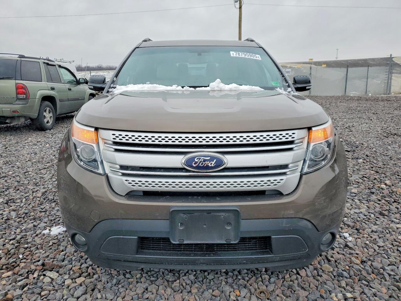 2015 FORD EXPLORER XLT photo 9
