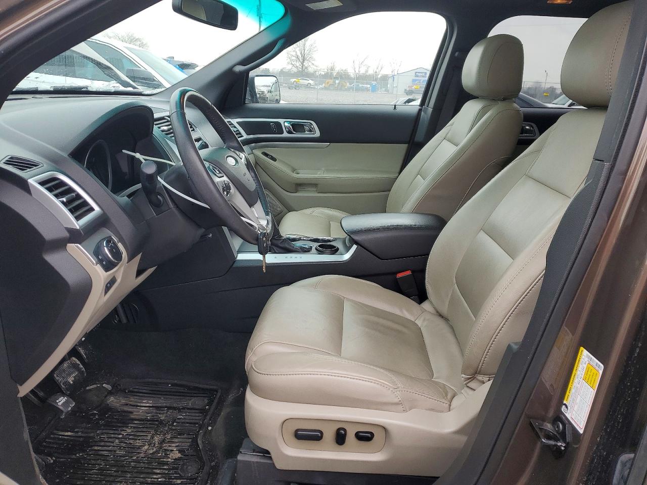 2015 FORD EXPLORER XLT photo 13