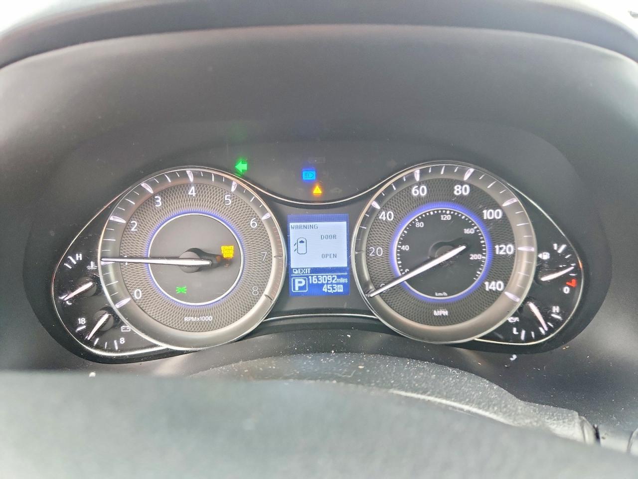 2013 INFINITI QX56 BASE photo 25