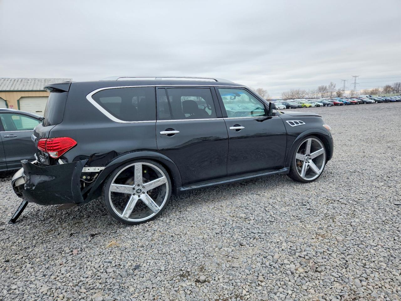 2013 INFINITI QX56 BASE photo 7