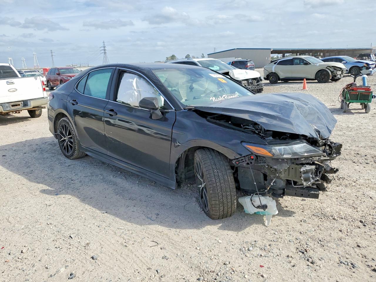 2022 TOYOTA CAMRY SE photo 4