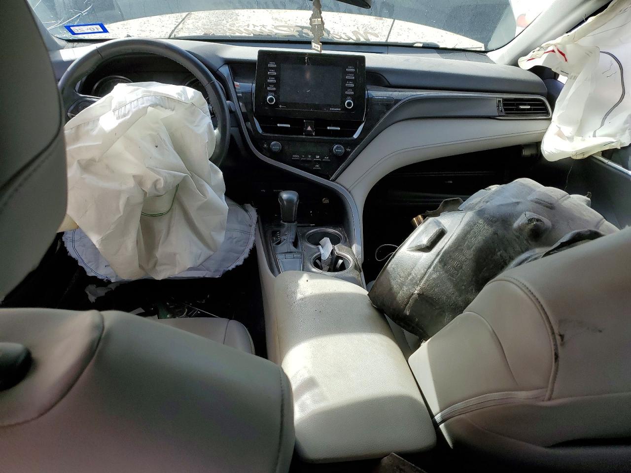 2022 TOYOTA CAMRY SE photo 8