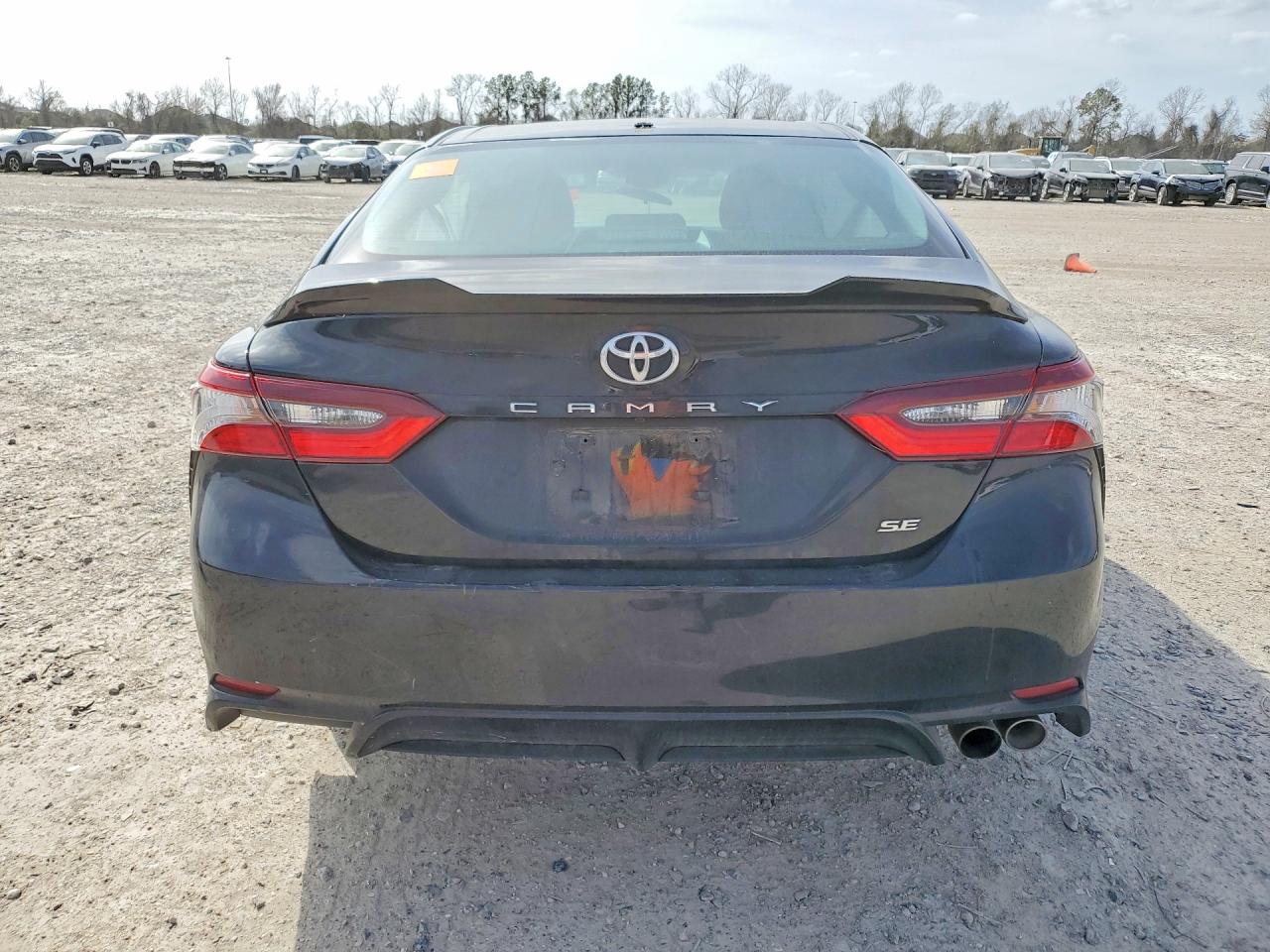 2022 TOYOTA CAMRY SE photo 6
