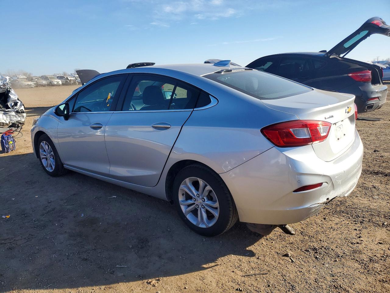 2019 CHEVROLET CRUZE LT photo 3