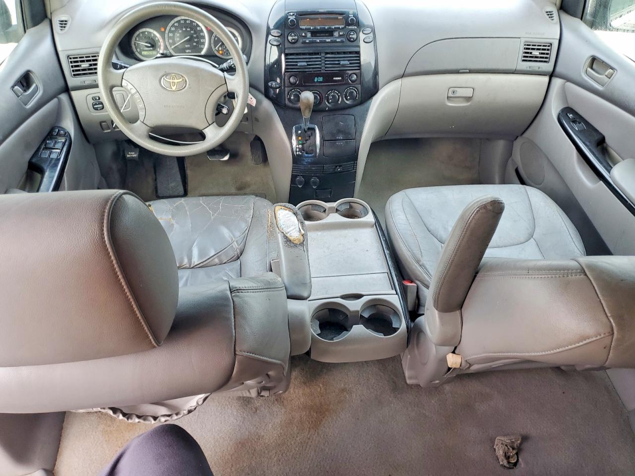2004 TOYOTA SIENNA LE 7 PASSENGER photo 22