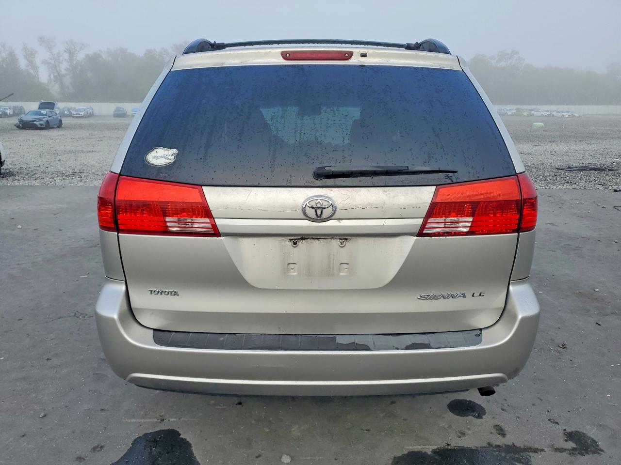 2004 TOYOTA SIENNA LE 7 PASSENGER photo 16