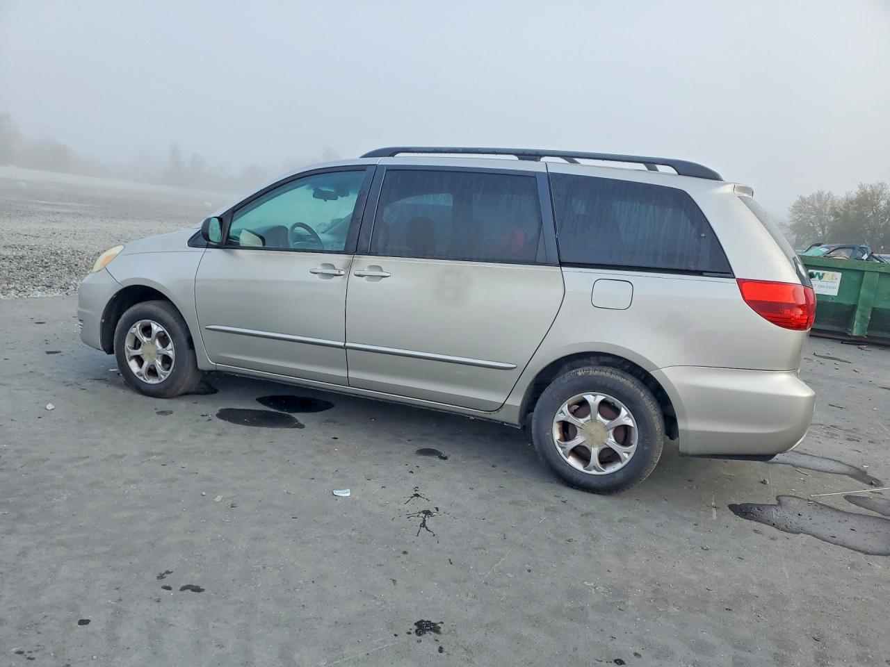2004 TOYOTA SIENNA LE 7 PASSENGER photo 4