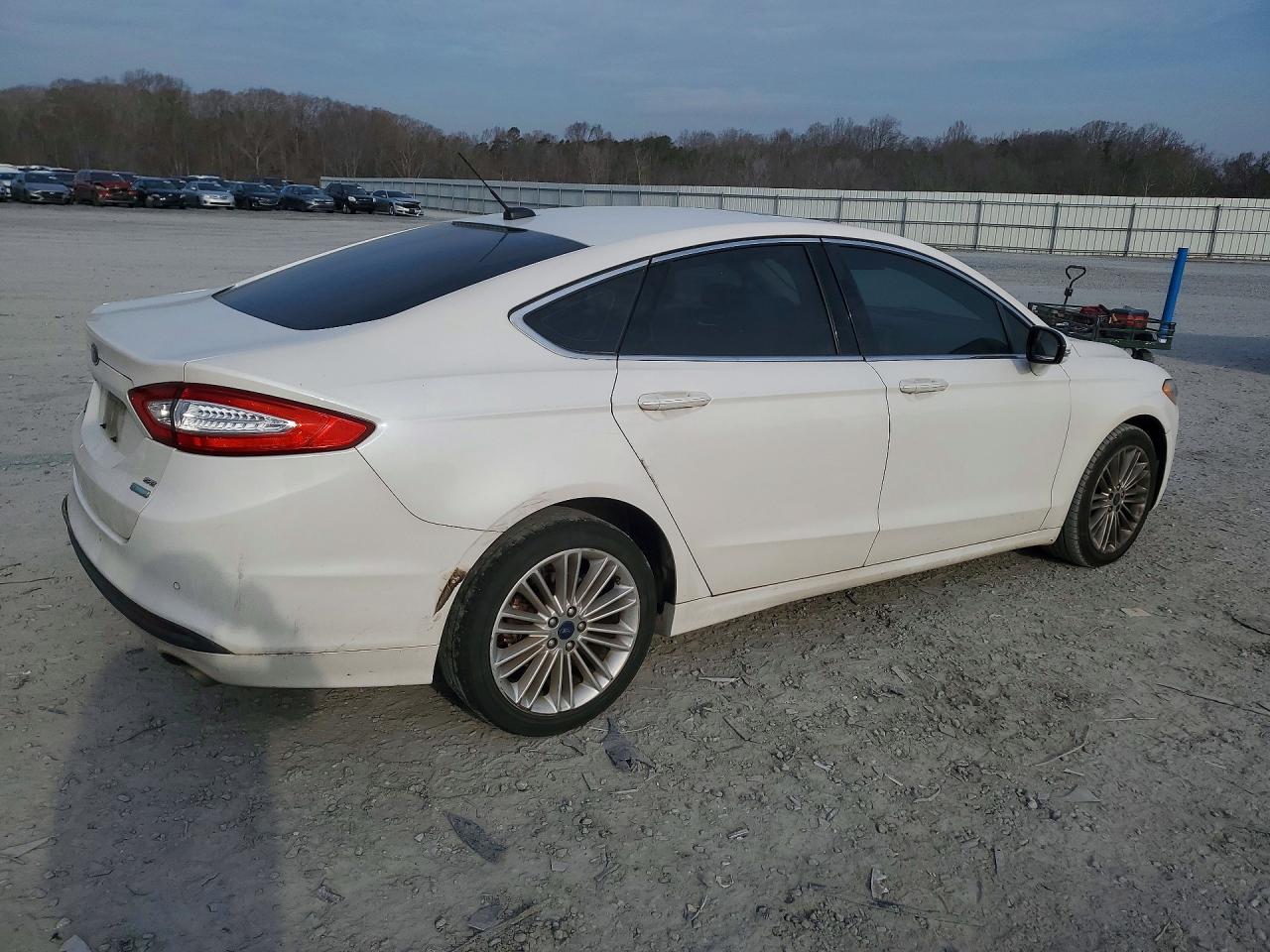 2016 FORD FUSION SE photo 5