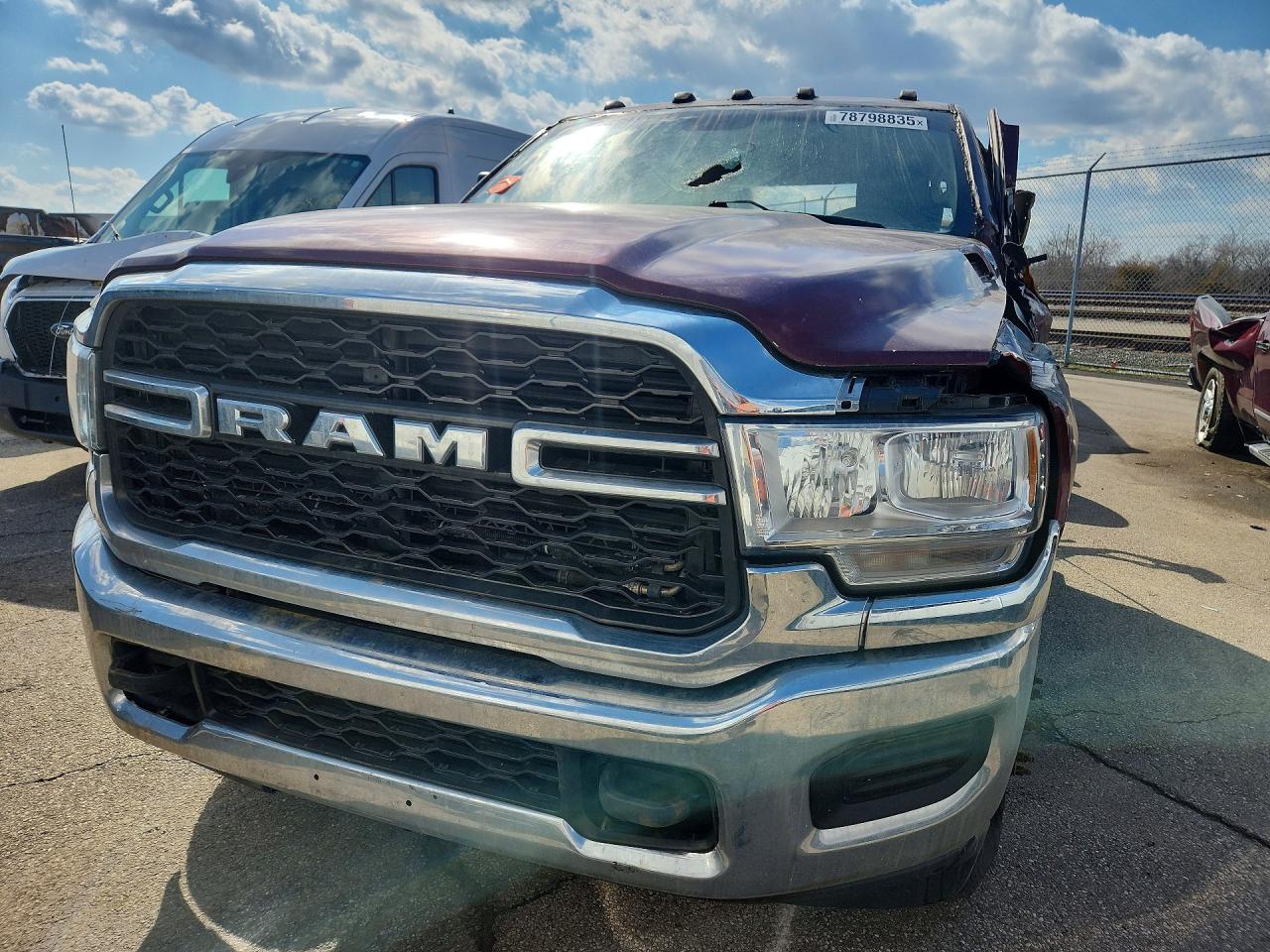 2019 RAM 3500 TRUCK CAB AND CHASSIS photo 13