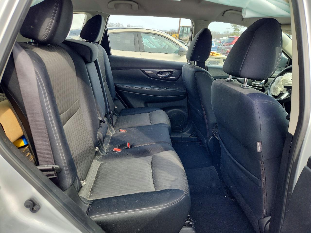 2017 NISSAN ROGUE S photo 28