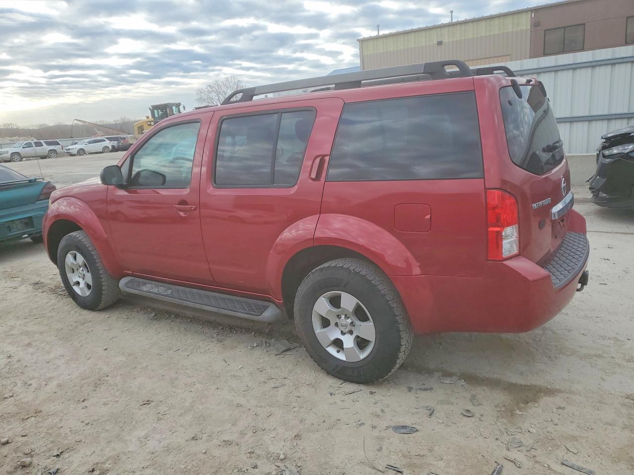 2011 NISSAN PATHFINDER S photo 3